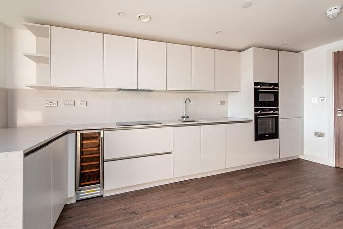 2 Bedroom Flat To Rent In The Waterside Apartments, West Bridgford, NG2