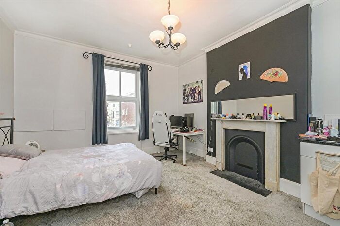 1 Bedroom Detached House To Rent In Shaftesbury Road, Southsea, PO5