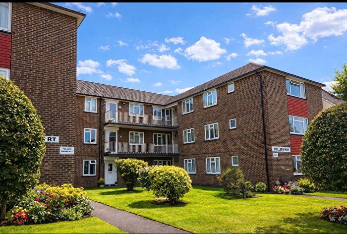 2 Bedroom Farmhouse To Rent In Ashburton Road, Croydon, CR0