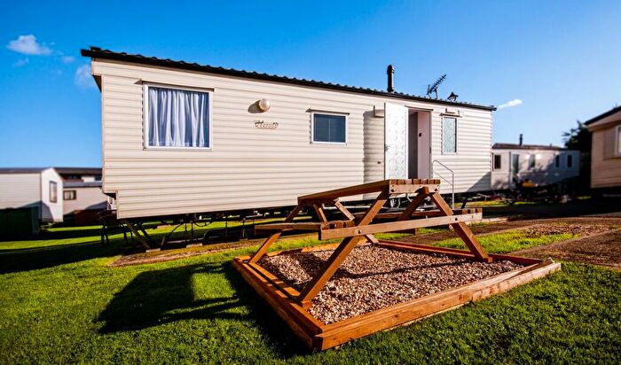 2 Bedroom Caravan For Sale In Perowne Way, Sandown, PO36