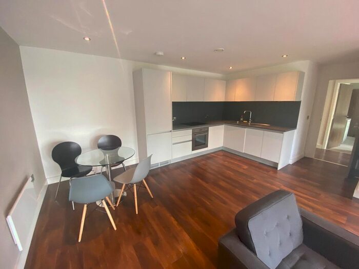 2 Bedroom Flat To Rent In Ordsall Lane, Salford, M5