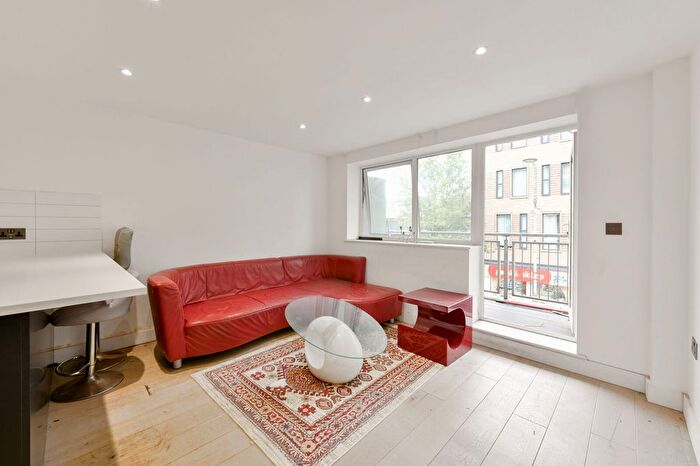 2 Bedroom Flat For Sale In Broadway, West Ealing, London, W13