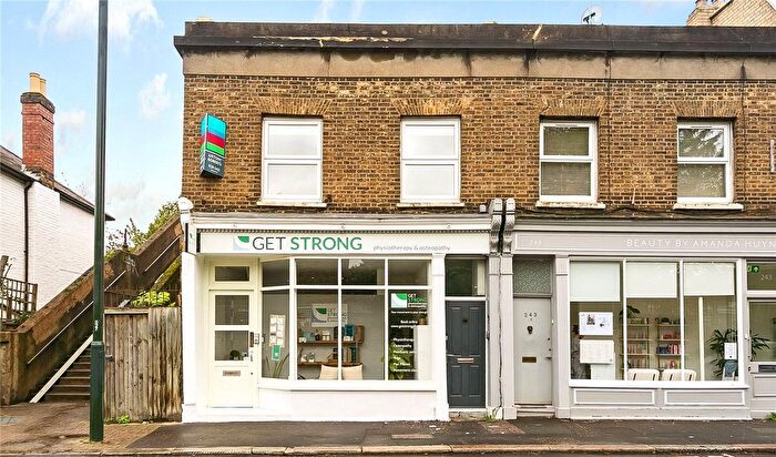 1 Bedroom Flat To Rent In Sandycombe Road, Kew, Surrey, TW9