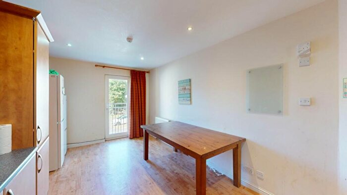 5 Bedroom Town House For Sale In Milnbank Gardens, Dundee, DD1