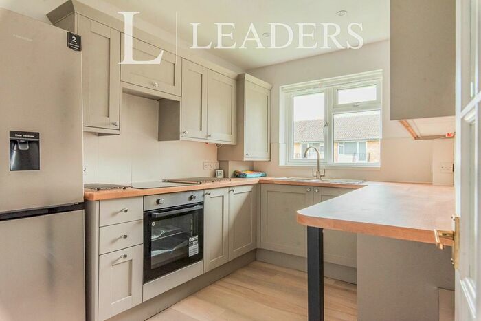 2 Bedroom Flat To Rent In Embassy Gardens, Beckenham, BR3