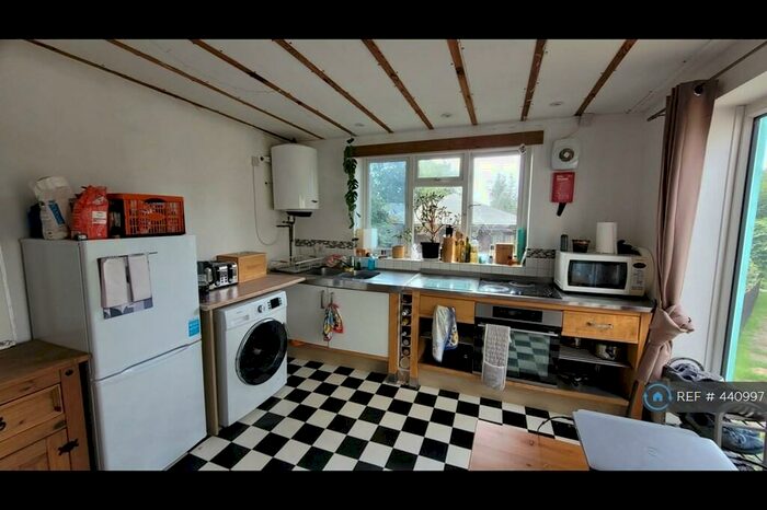 1 Bedroom Bungalow To Rent In House Lane, St. Albans, AL4