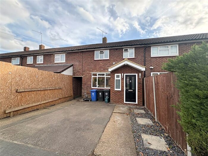 3 Bedroom Terraced House To Rent In Bateson Way, Woking, Surrey, GU21