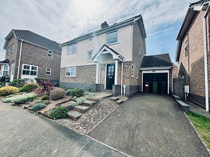 4 Bedroom Detached House To Rent In Chiltern Close, Eastbourne, BN23