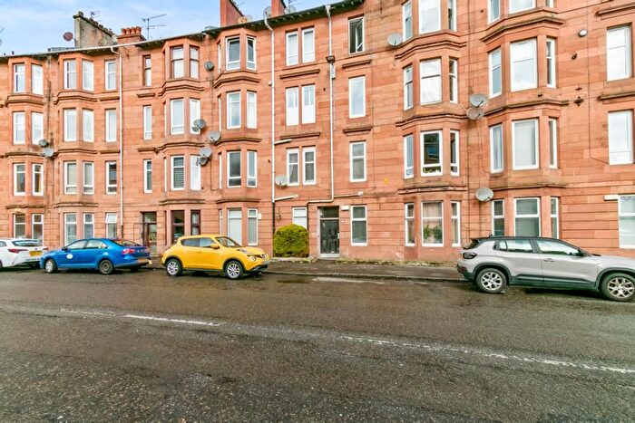 1 Bedroom Flat For Sale In Cathcart Road, Carthcart, G42