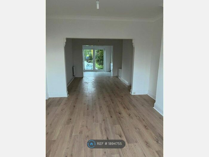 3 Bedroom Semi-Detached House To Rent In Halmer Gate, Spalding, PE11