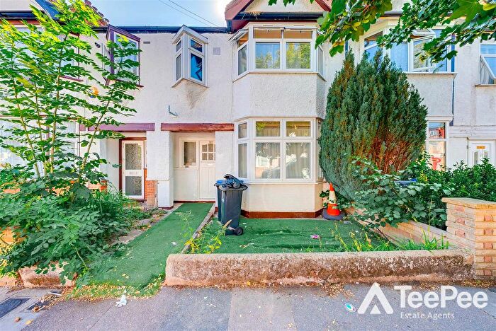3 Bedroom Terraced House For Sale In Croyland Road, London, N9