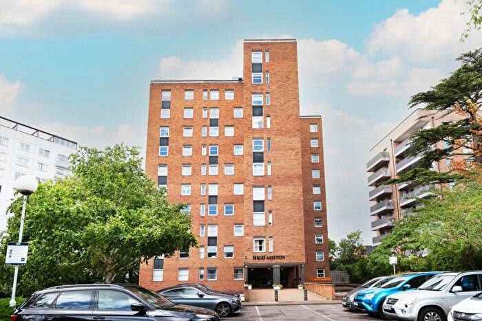 2 Bedroom Flat To Rent In Kingston Hill, Kingston Upon Thames, KT2
