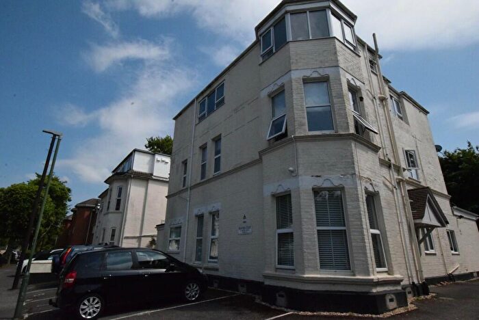 2 Bedroom Flat To Rent In Seaford Court, Argyll Road, BH5