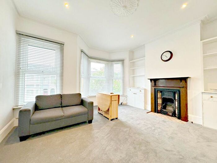 2 Bedroom Flat To Rent In Churchill Road, Willesden, NW2