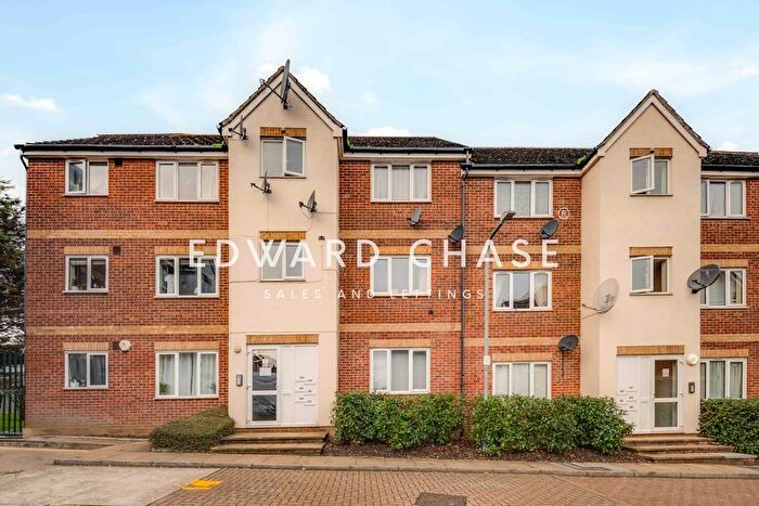 1 Bedroom Flat To Rent In Fenman Gardens, Goodmayes, IG3