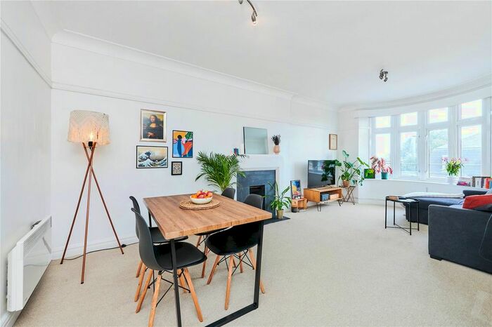 1 Bedroom Flat To Rent In Parkview Court, Fulham, London, SW6