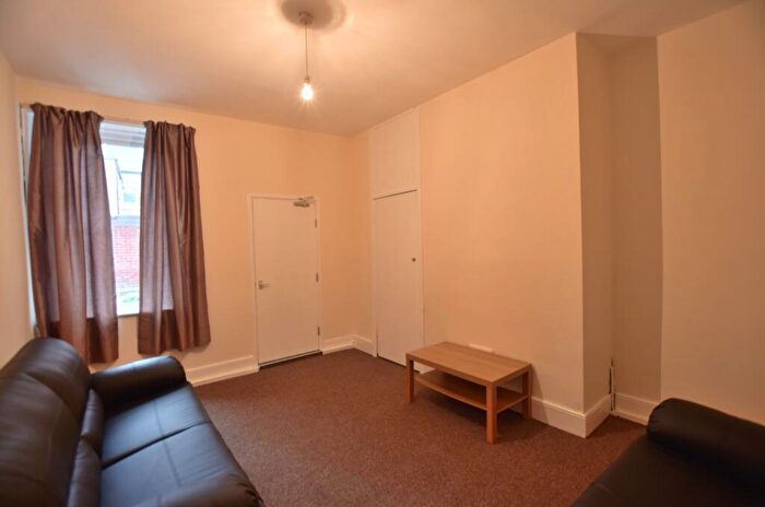 2 Bedroom Flat To Rent In Warwick Street, Newcastle Upon Tyne, NE6