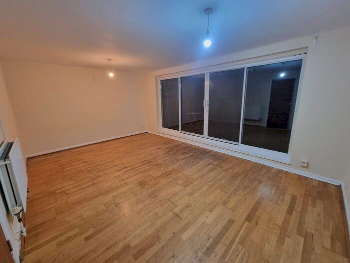 4 Bedroom Maisonette To Rent In Caxton Grove, London, E3