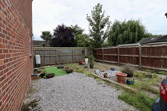 1 Bedroom Flat For Sale In Old Lea, Holme-On-Spalding-Moor, York, YO43