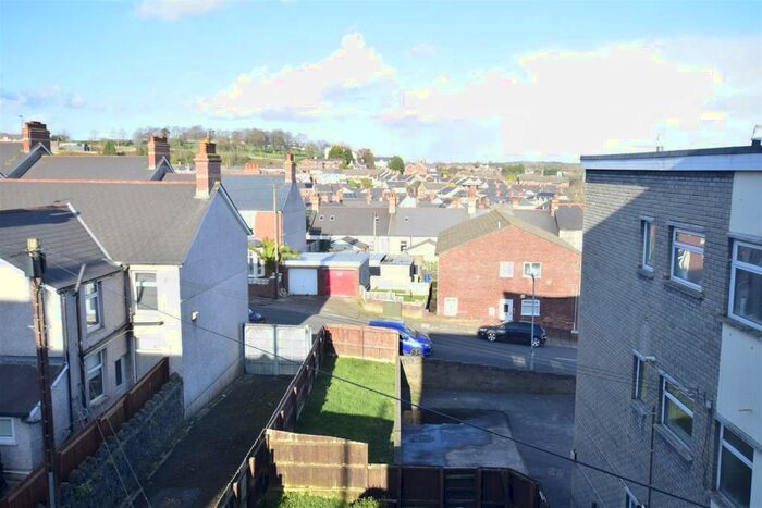 1 Bedroom Flat To Rent In Holton Road, Barry, CF63