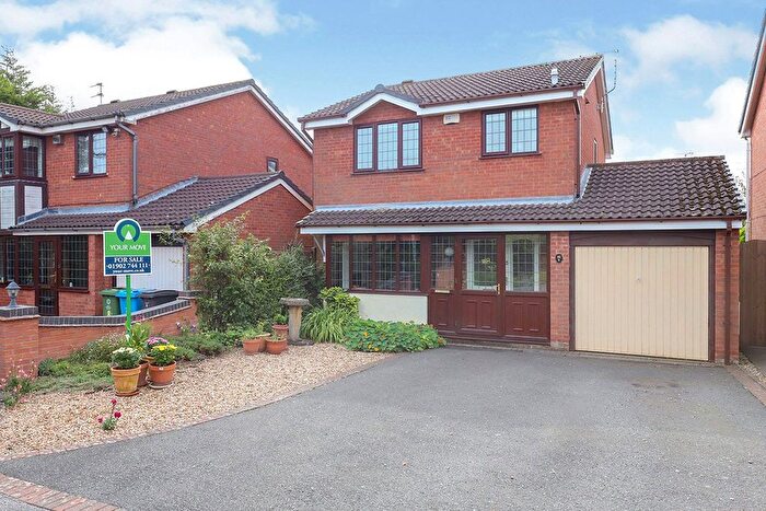 3 Bedroom Detached House For Sale In The Paddock, Perton, Wolverhampton, Staffordshire, WV6