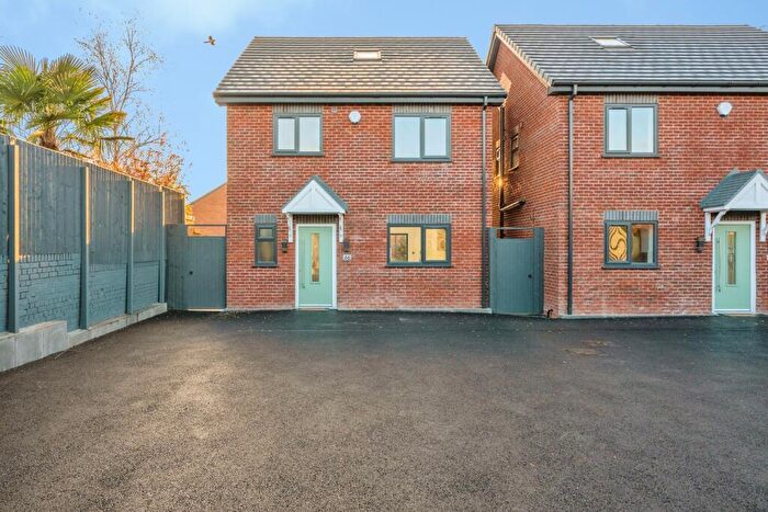 4 Bedroom Detached House For Sale In Hockley Road, Wilnecote, Tamworth, Staffordshire, B77