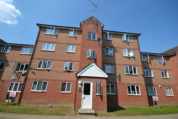 1 Bedroom Flat To Rent In Express Drive, Ilford, IG3