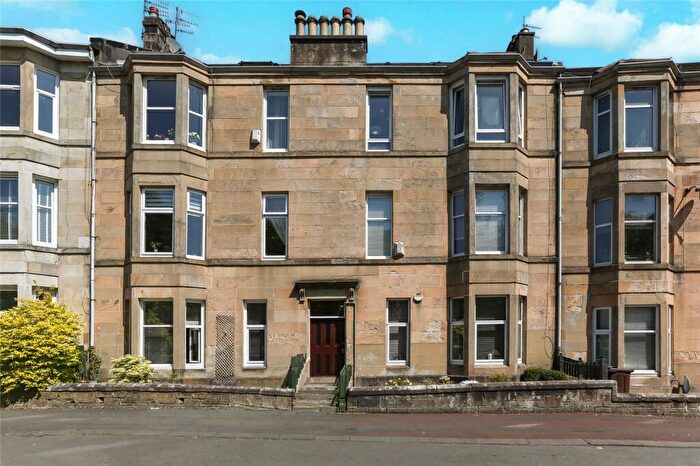 3 Bedroom Flat For Sale In Mavisbank Terrace, Paisley, Renfrewshire, PA1