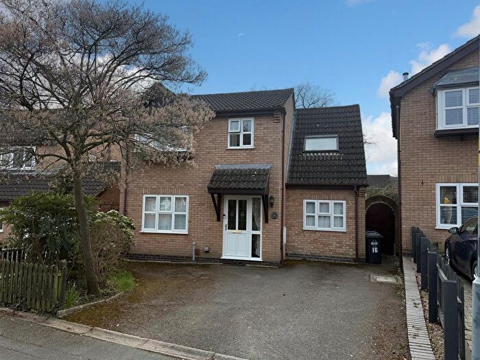 4 Bedroom Detached House For Sale In Wych-Elm Close, Rugby, CV22