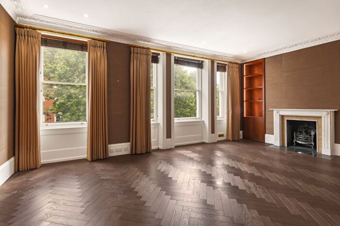 1 Bedroom Flat For Sale In Observatory Gardens, London, W8
