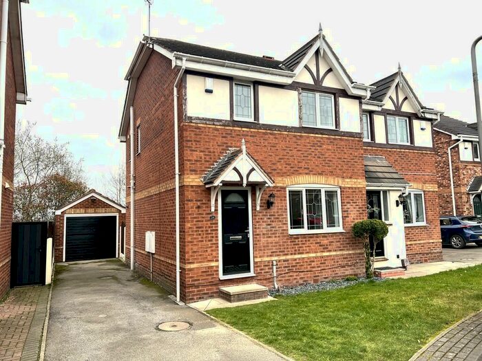 3 Bedroom Semi-Detached House To Rent In Far Lawns, Carlton, Barnsley, S71