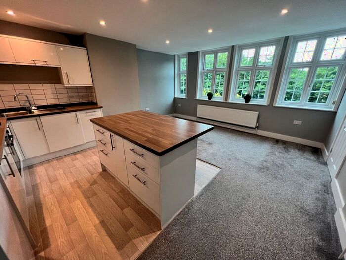 2 Bedroom Property To Rent In Station Approach, Broadstone, BH18