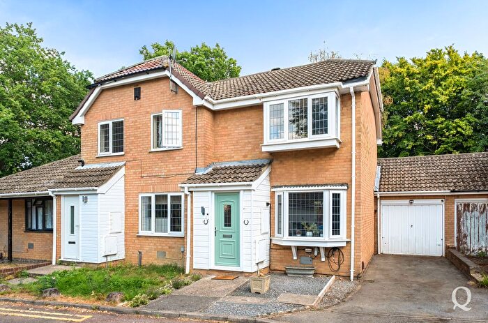 2 Bedroom Semi Detached House For Sale In Catkin Close, Chatham, Kent, ME5