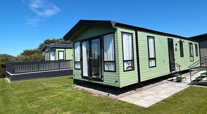 2 Bedroom Mobile/park Home For Sale In Pall Mall Holiday Park, Tywyn, LL36