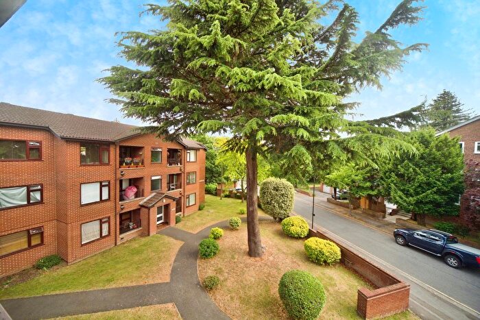 2 Bedroom Flat To Rent In Village Road, London, EN1