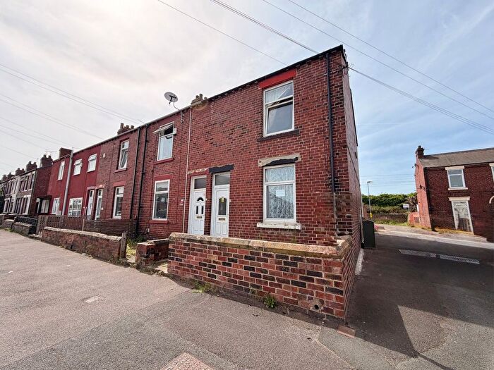 3 Bedroom End Of Terrace House To Rent In Station Street, Wakefield, West Yorkshire, WF1
