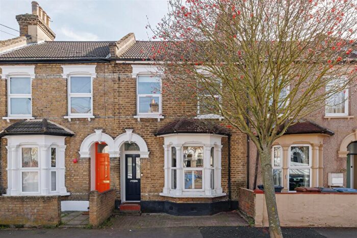 3 Bedroom House For Sale In Wragby Road, Leytonstone, E11