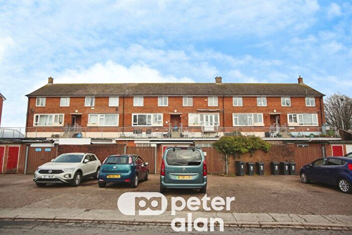 3 Bedroom Maisonette For Sale In Heather Road, Newport, NP19