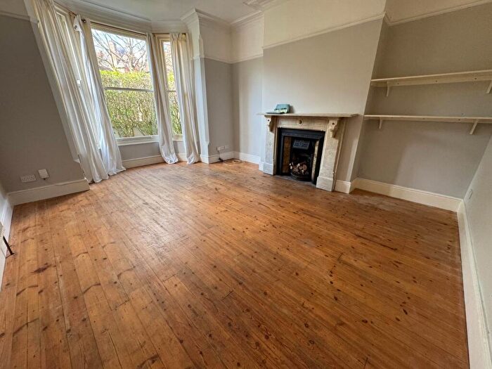 2 Bedroom Maisonette To Rent In Hamilton Drive, Nottingham, Nottinghamshire, NG7