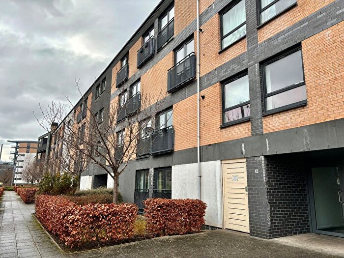 2 Bedroom Flat To Rent In Firpark Court, Glasgow, G31