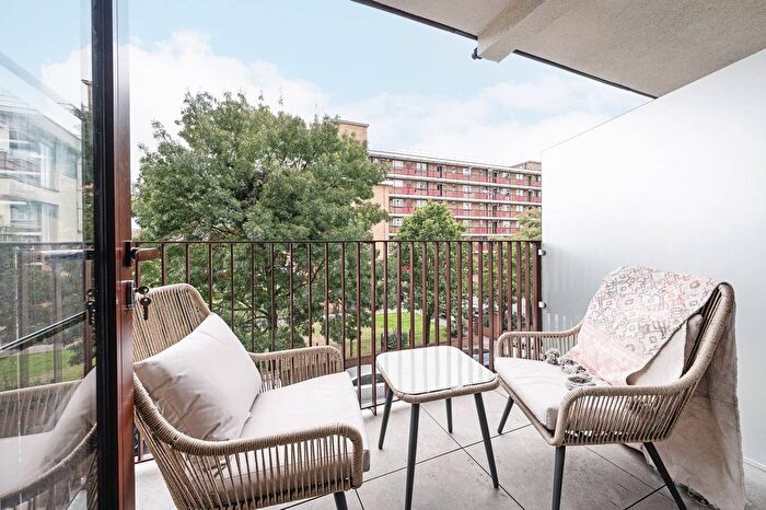 1 Bedroom Flat To Rent In Jubilee Street, Tower Hamlets, London, E1