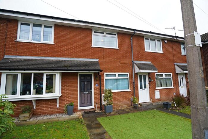2 Bedroom Town House For Sale In Cooper Street, Horwich, Bolton, BL6