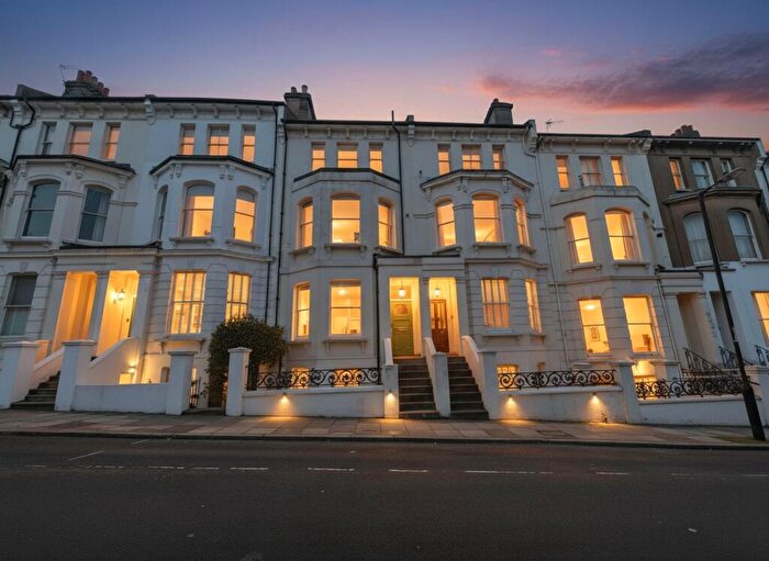 Flat For Sale In Albert Road, Brighton, BN1