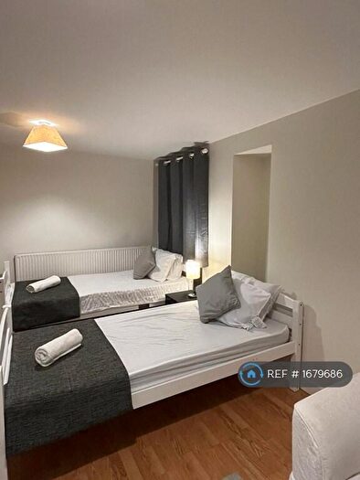 2 Bedroom Maisonette To Rent In De La Beche Road, Swansea, SA2