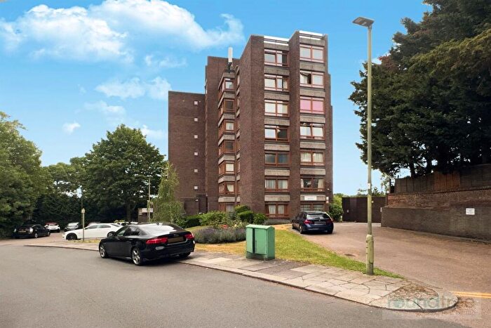 2 Bedroom Flat For Sale In Westchester Court, Westchester Drive, NW4