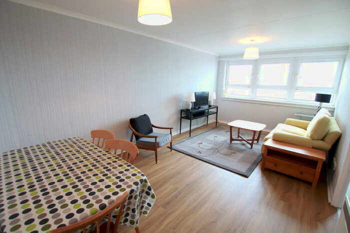 2 Bedroom Flat To Rent In Crow Road, Anniesland, G13