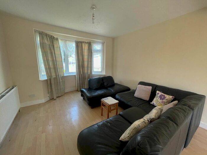 4 Bedroom Semi-Detached House To Rent In Rosebery Avenue, Harrow, Greater London, HA2