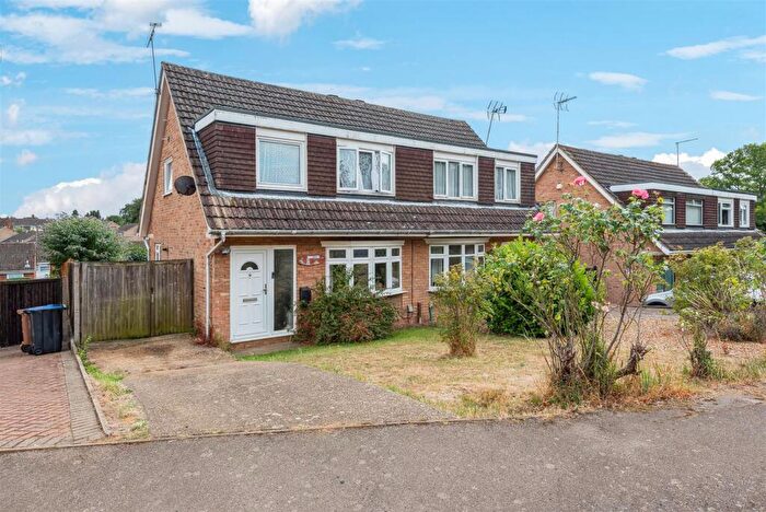 3 Bedroom House For Sale In Broom Grove, Knebworth, SG3