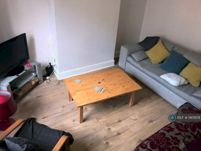 6 Bedroom Terraced House To Rent In Holberry Gardens, Sheffield, S10