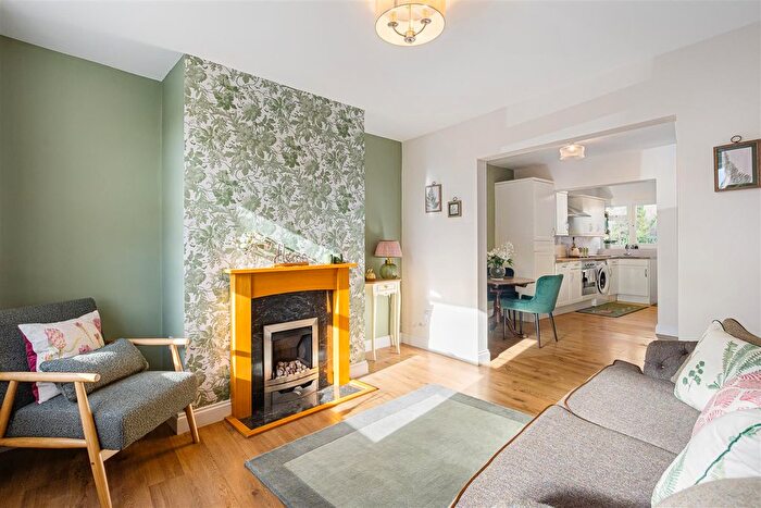 2 Bedroom Property For Sale In Long Street, Easingwold, York, YO61